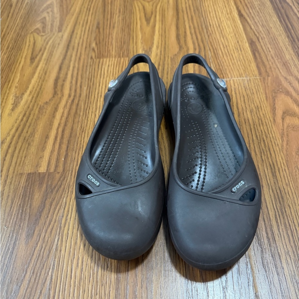 Crocs Olivia slingback flats brown size 8